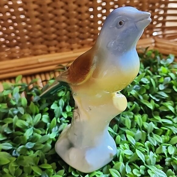 Vintage Blue Capped Bird On Perch - Picture 7 of 11